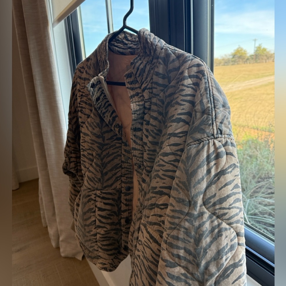 Blank NYC Animal Print Bomber Jacket (small) - Picture 3 of 5